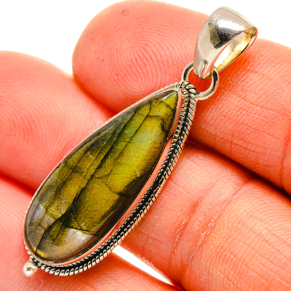 Labradorite Pendants handcrafted by Anasilvercos - PD26298