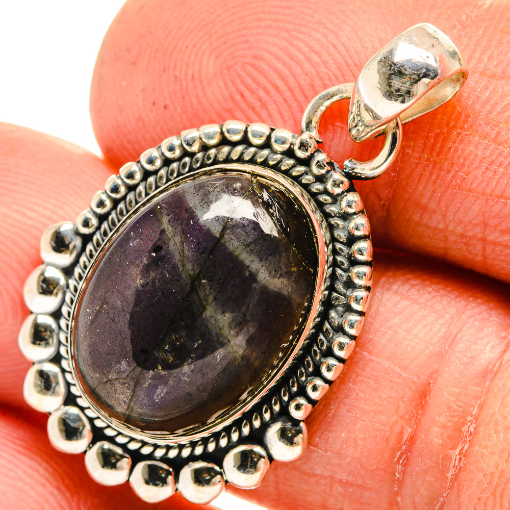 Labradorite Pendants handcrafted by Anasilvercos - PD26302