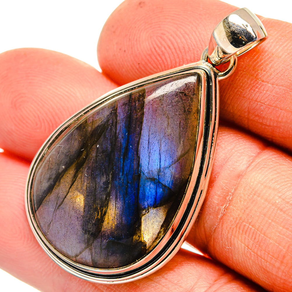 Labradorite Pendants handcrafted by Anasilvercos - PD26304