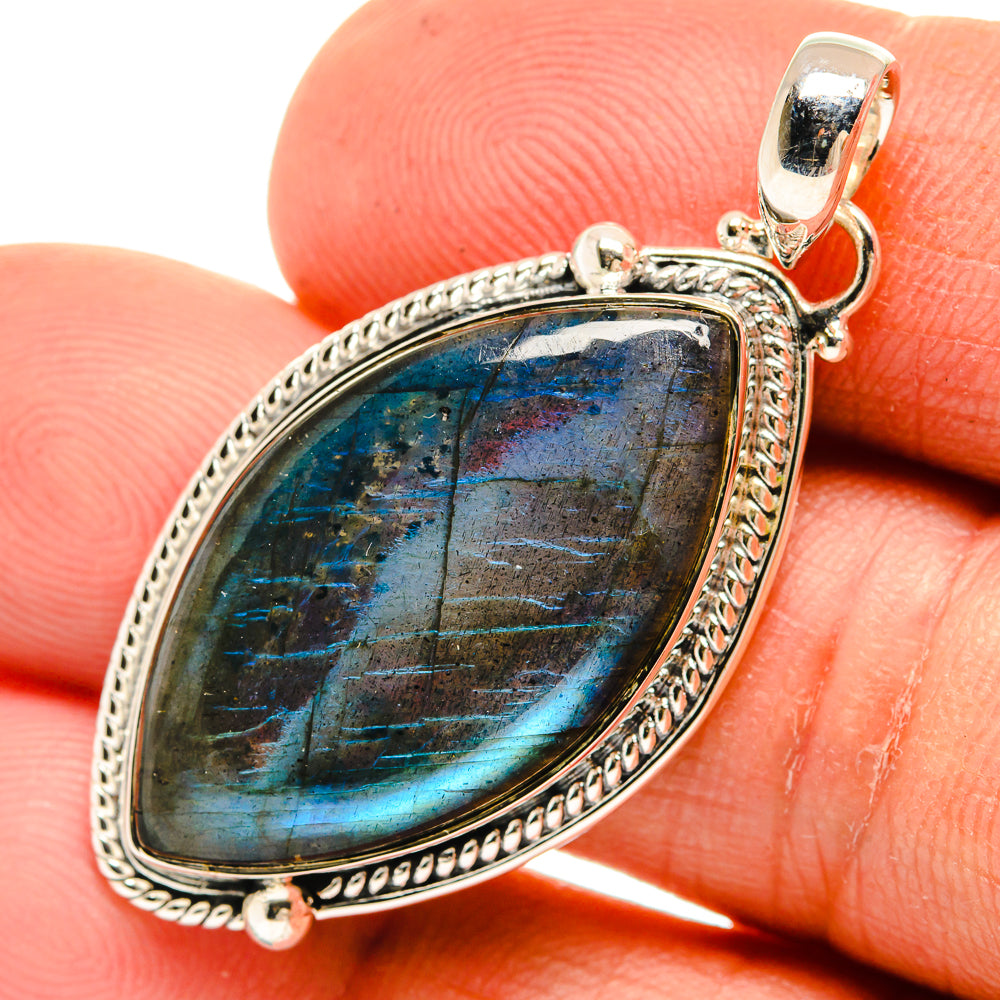 Labradorite Pendants handcrafted by Anasilvercos - PD26451
