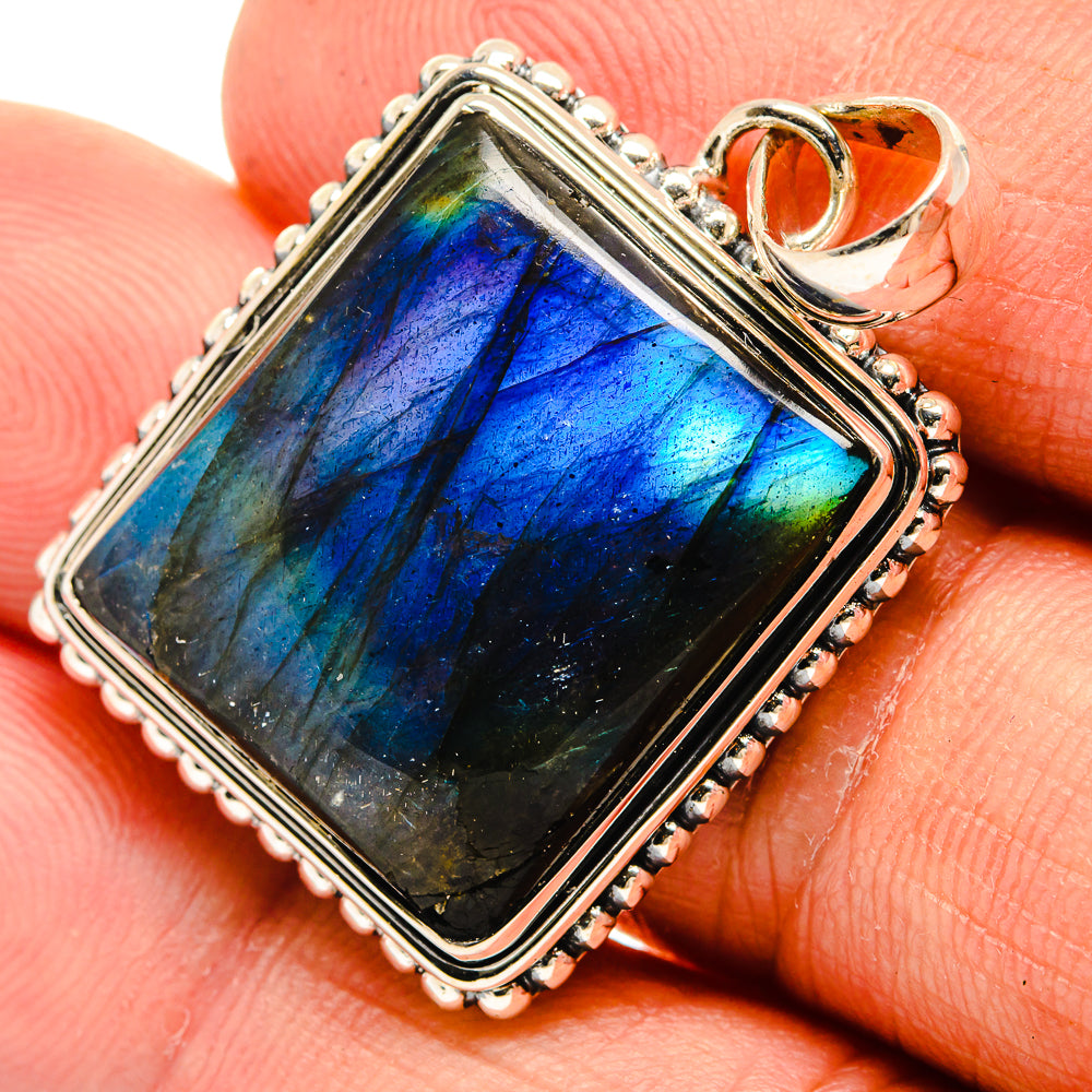 Labradorite Pendants handcrafted by Anasilvercos - PD26455