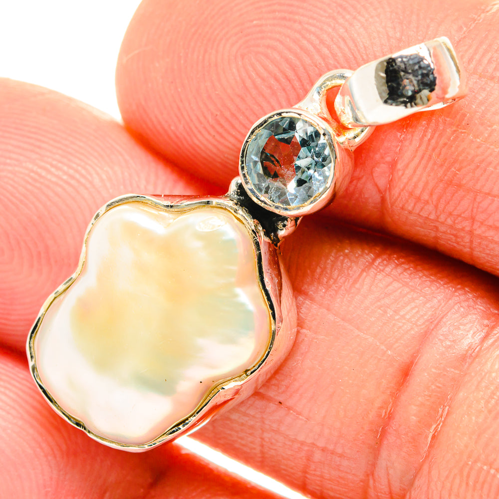 Mother Of Pearl Pendants handcrafted by Anasilvercos - PD26556