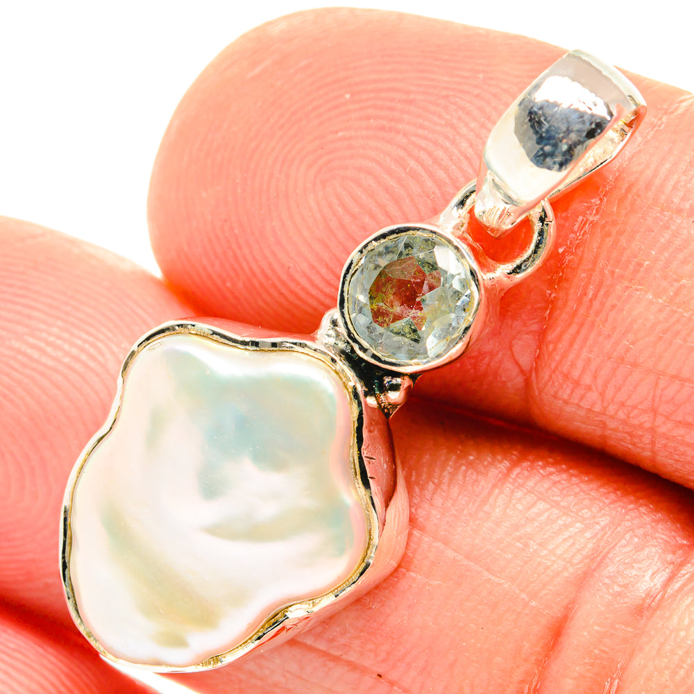 Mother Of Pearl Pendants handcrafted by Anasilvercos - PD26558