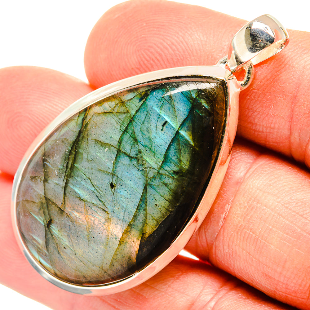 Labradorite Pendants handcrafted by Anasilvercos - PD26644