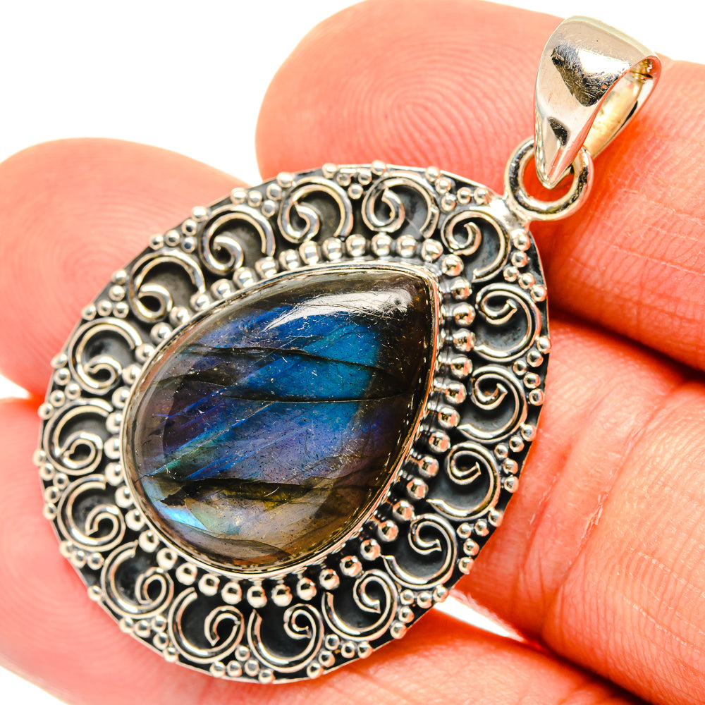 Labradorite Pendants handcrafted by Anasilvercos - PD26800