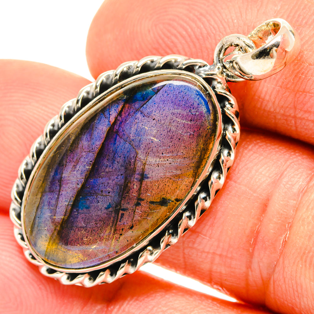 Labradorite Pendants handcrafted by Anasilvercos - PD26802