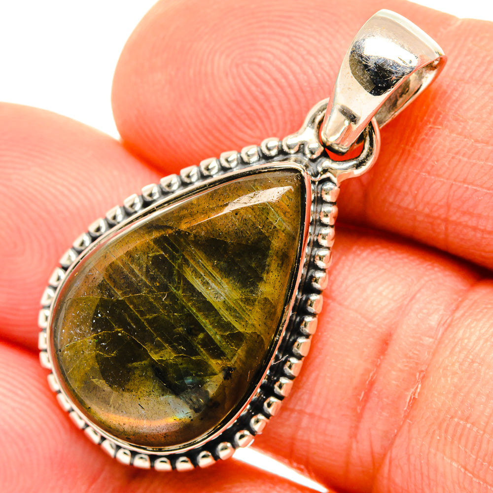 Labradorite Pendants handcrafted by Anasilvercos - PD26803