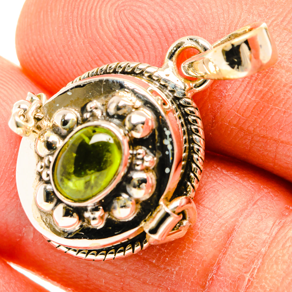 Peridot Pendants handcrafted by Anasilvercos - PD26926