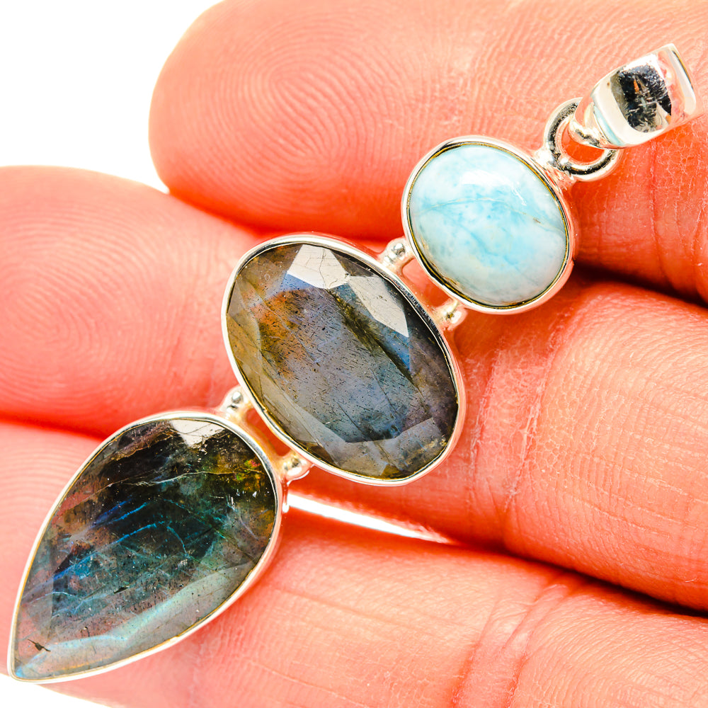 Labradorite Pendants handcrafted by Anasilvercos - PD26944
