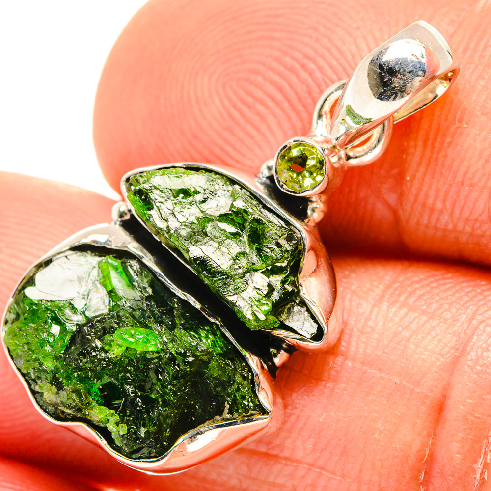 Chrome Diopside Pendants handcrafted by Anasilvercos - PD27052
