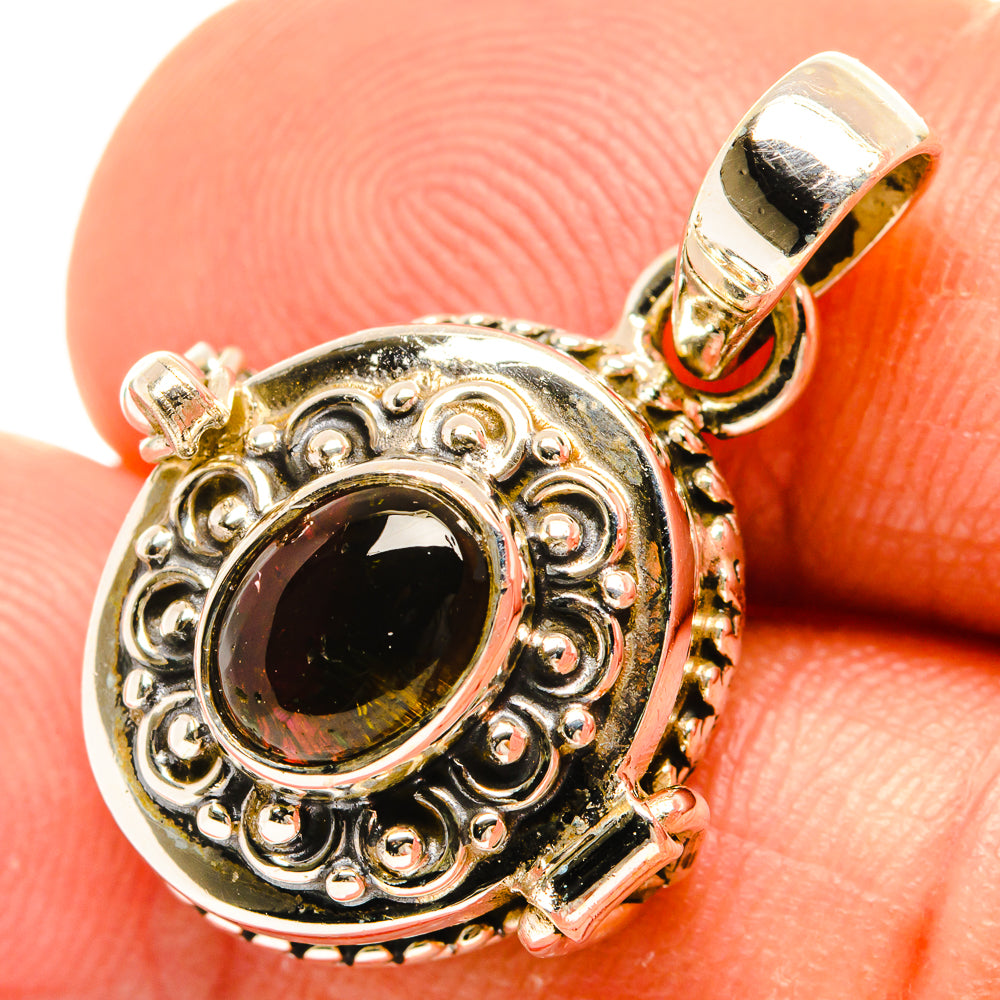 Garnet Pendants handcrafted by Anasilvercos - PD27105