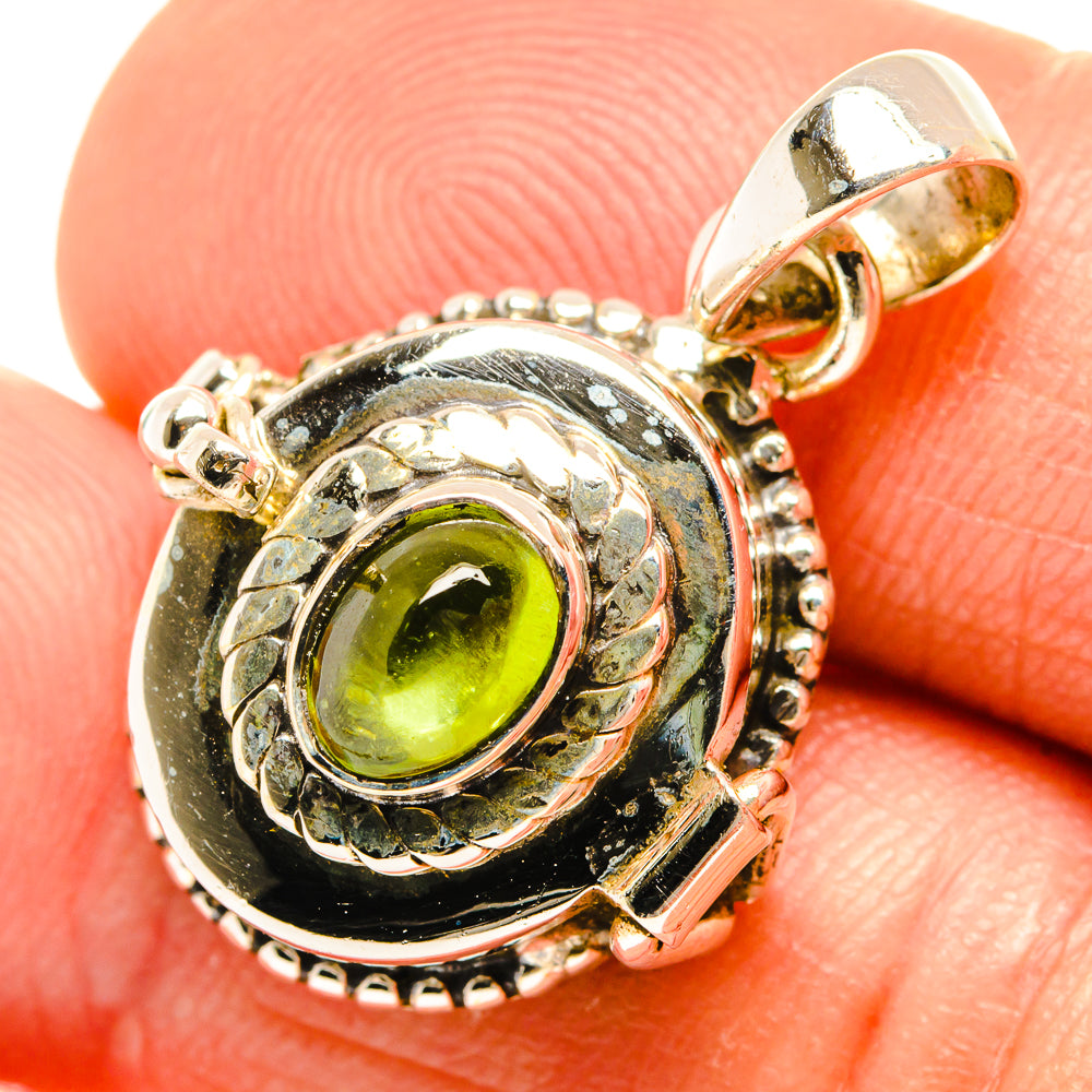 Peridot Pendants handcrafted by Anasilvercos - PD27108