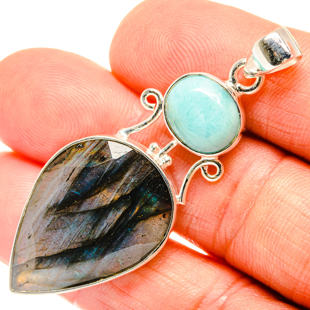 Labradorite Pendants handcrafted by Anasilvercos - PD27229