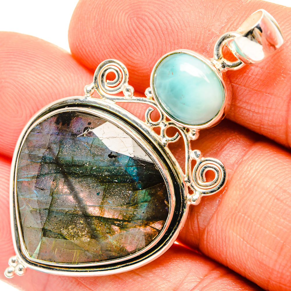 Labradorite Pendants handcrafted by Anasilvercos - PD27236