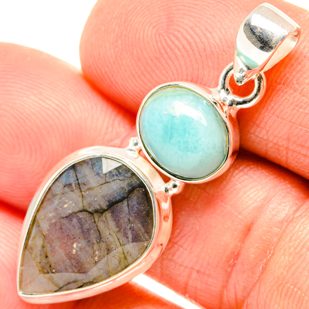 Labradorite Pendants handcrafted by Anasilvercos - PD27240