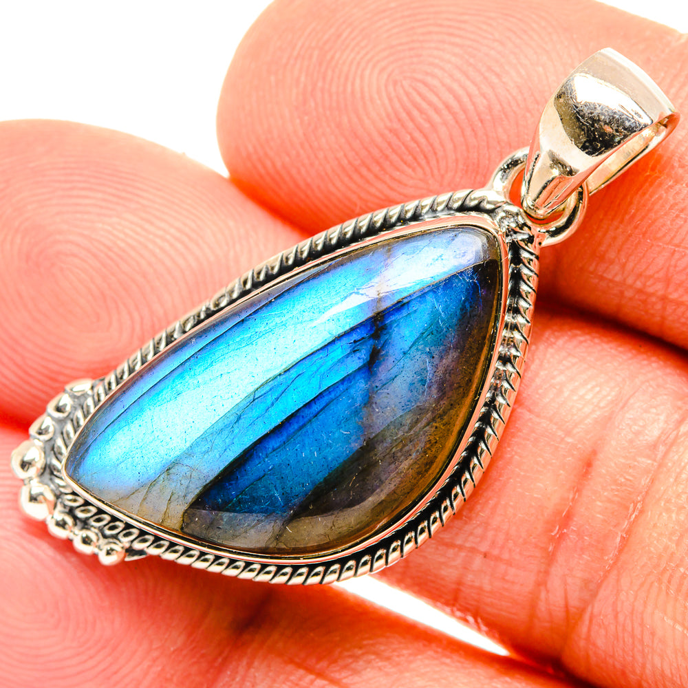 Labradorite Pendants handcrafted by Anasilvercos - PD27247