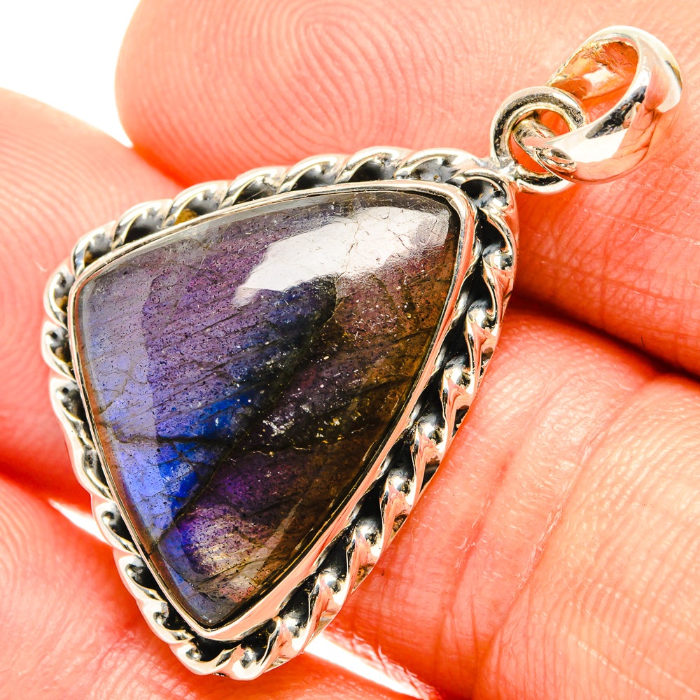 Labradorite Pendants handcrafted by Anasilvercos - PD27248