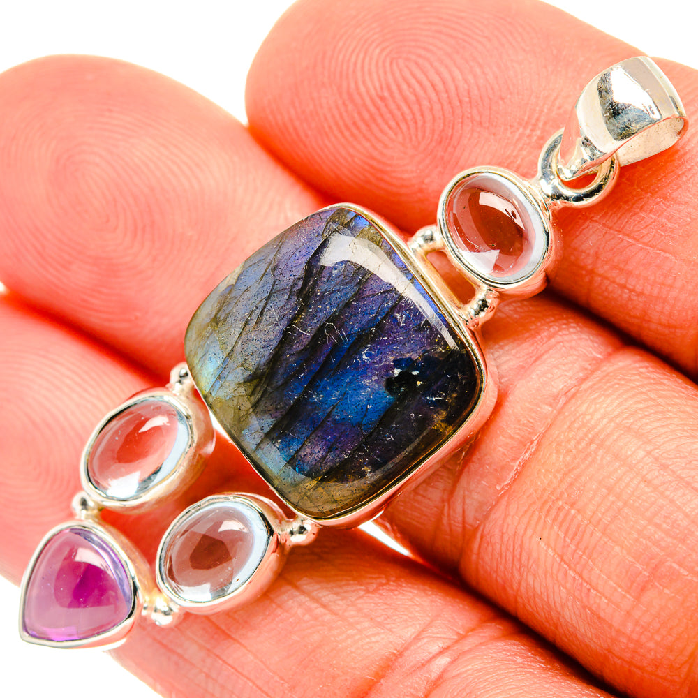 Labradorite Pendants handcrafted by Anasilvercos - PD27756
