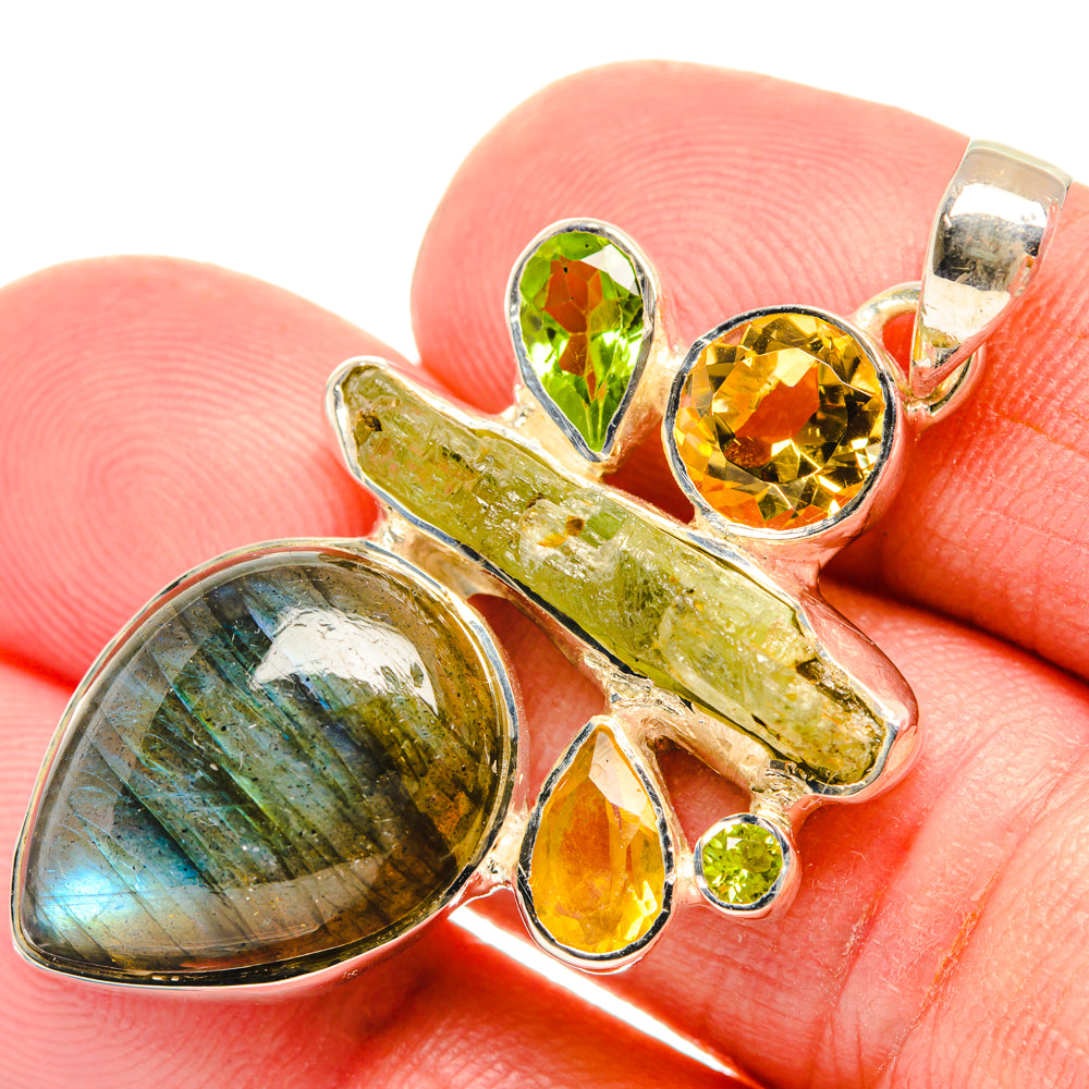 Labradorite Pendants handcrafted by Anasilvercos - PD27878