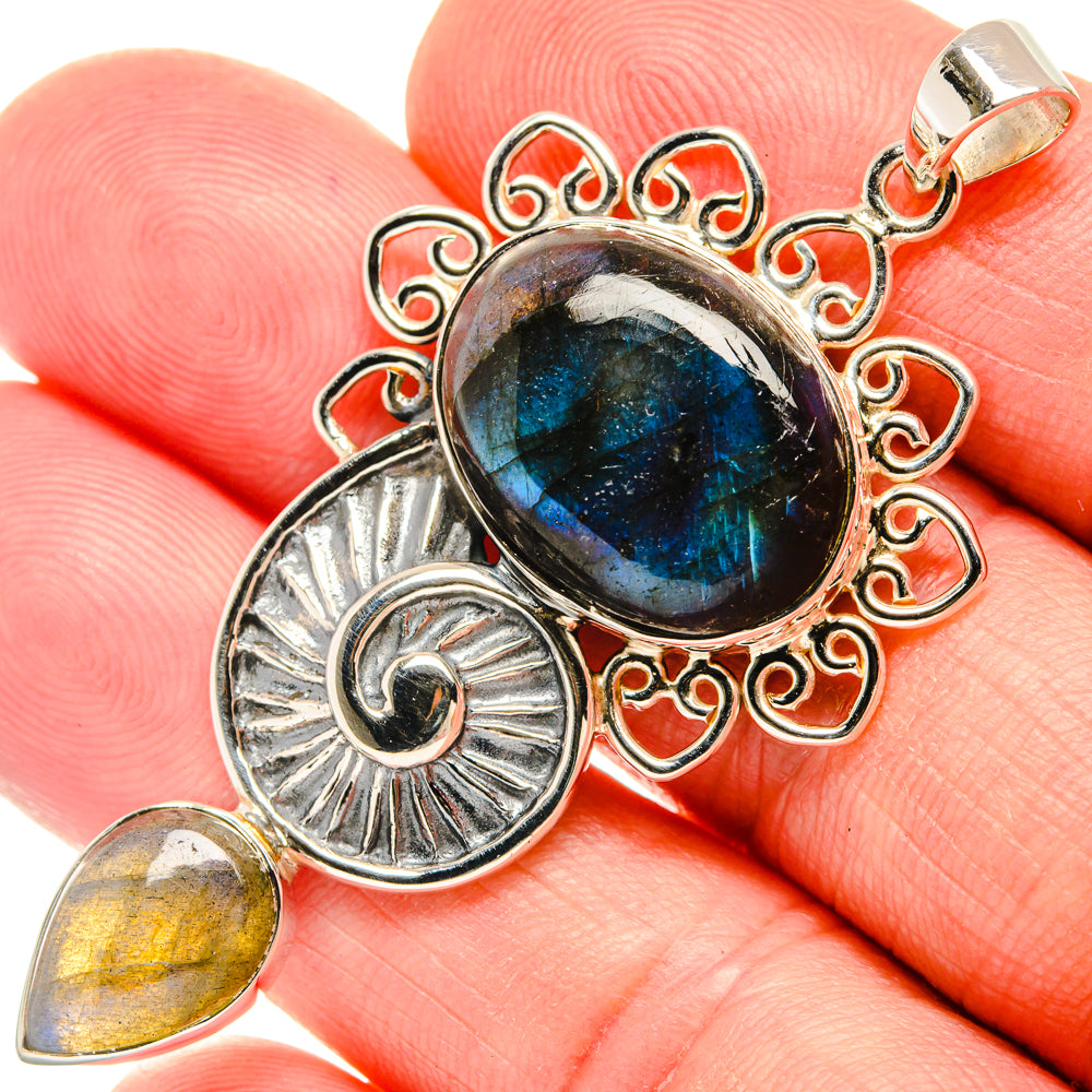 Labradorite Pendants handcrafted by Anasilvercos - PD27930