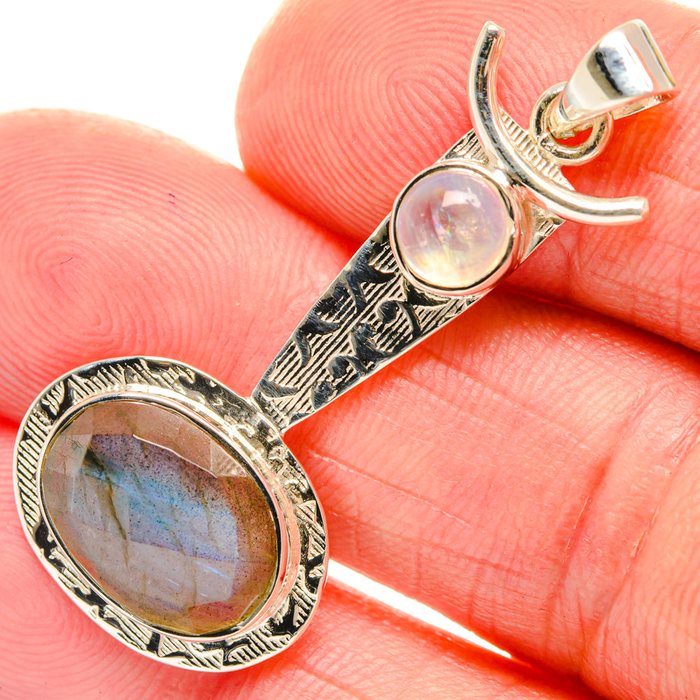 Labradorite Pendants handcrafted by Anasilvercos - PD28000