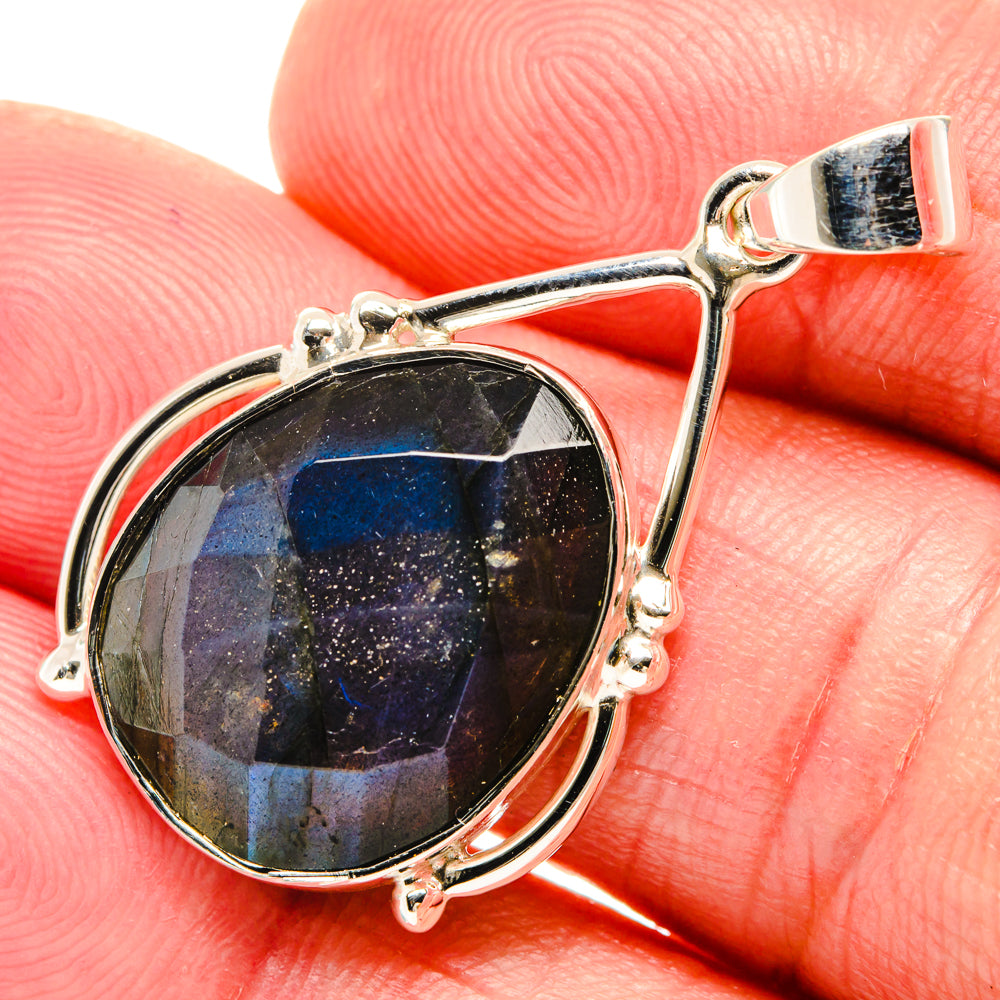 Labradorite Pendants handcrafted by Anasilvercos - PD28002