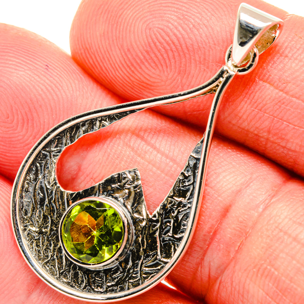 Peridot Pendants handcrafted by Anasilvercos - PD28018