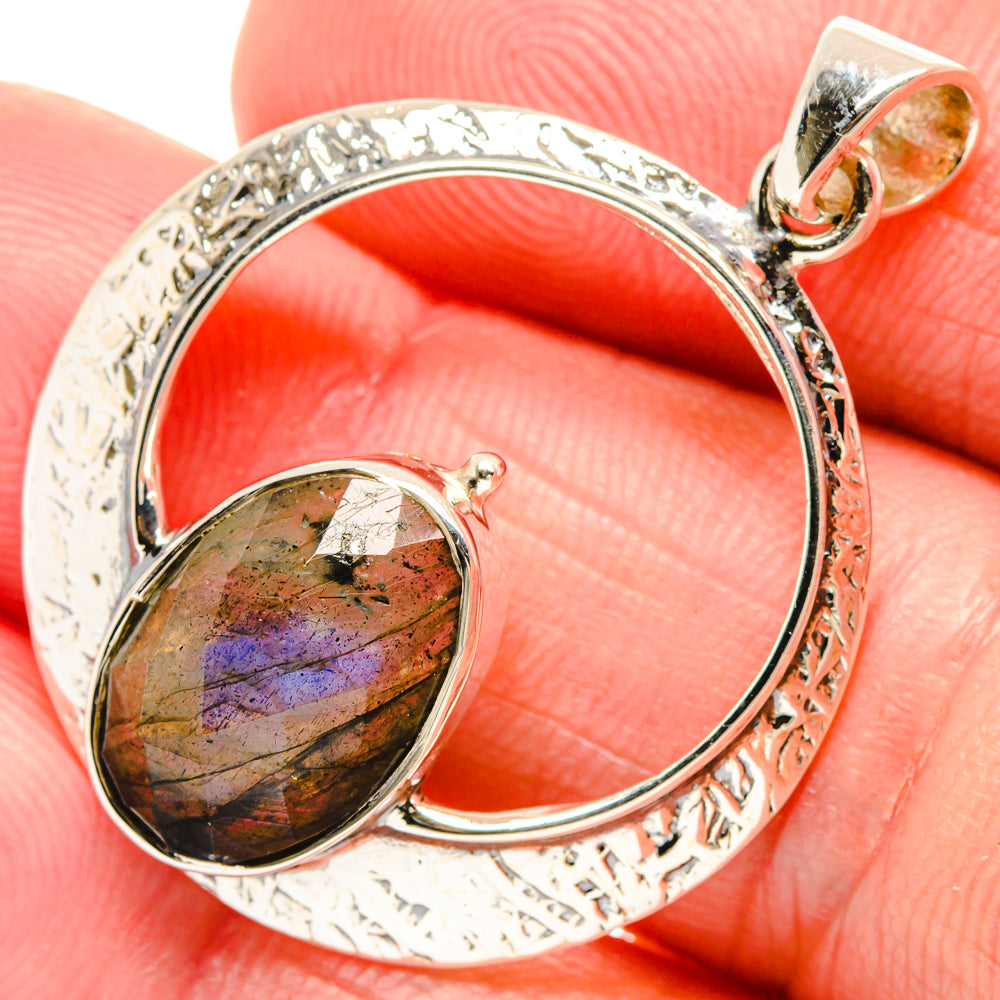 Labradorite Pendants handcrafted by Anasilvercos - PD28019