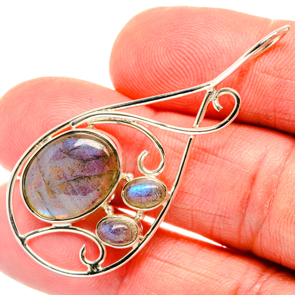 Labradorite Pendants handcrafted by Anasilvercos - PD28047