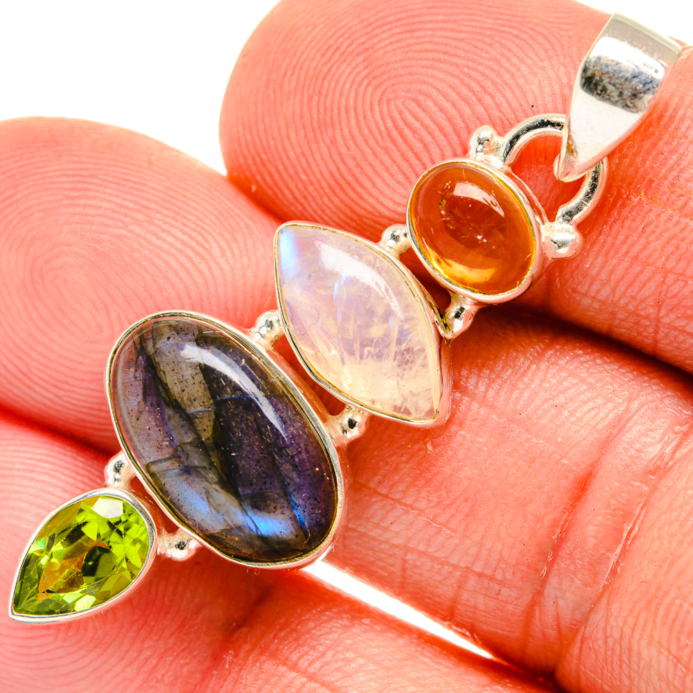 Labradorite Pendants handcrafted by Anasilvercos - PD28135