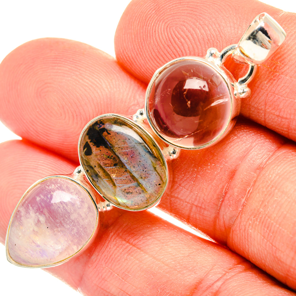 Labradorite Pendants handcrafted by Anasilvercos - PD28223