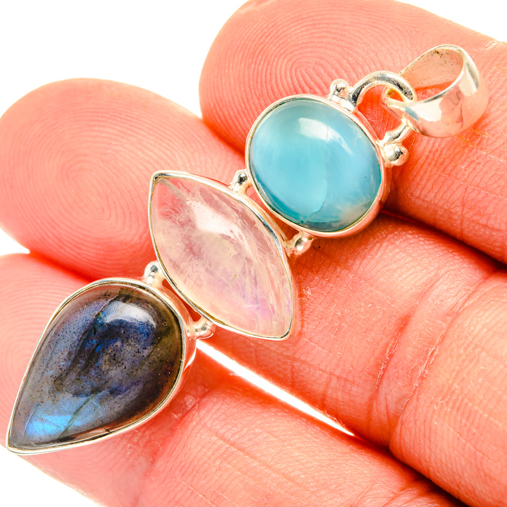 Labradorite Pendants handcrafted by Anasilvercos - PD28237