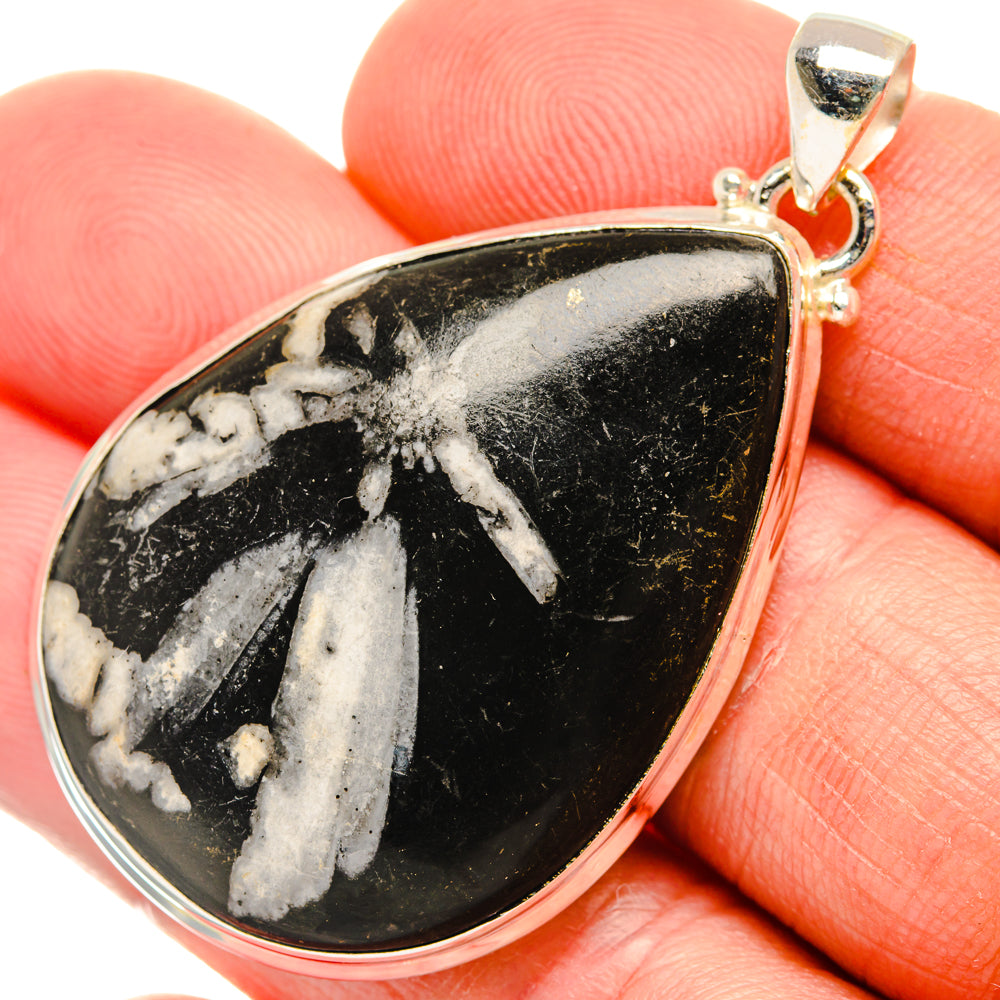 Chrysanthemum Stone Pendants handcrafted by Anasilvercos - PD28307