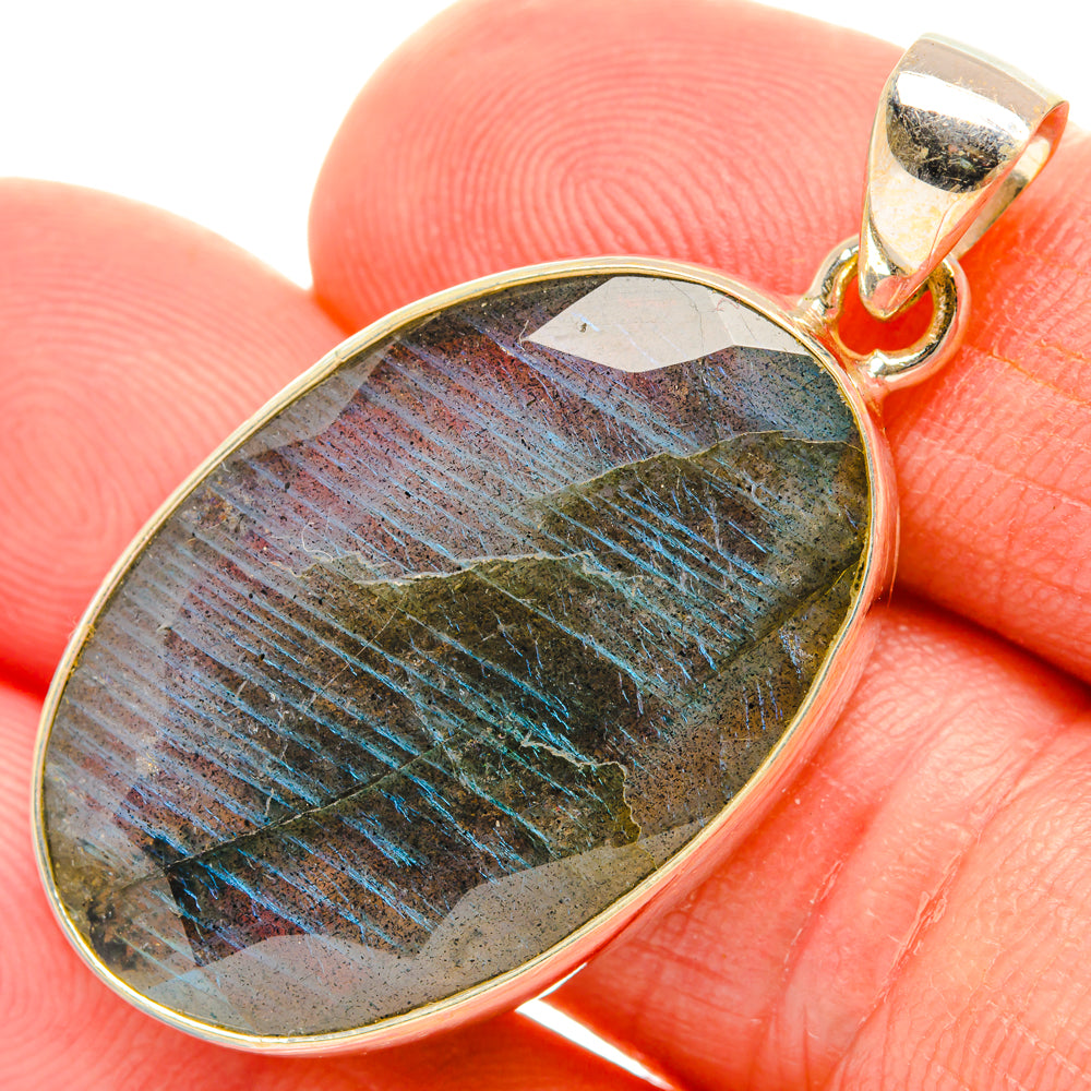 Labradorite Pendants handcrafted by Anasilvercos - PD28339