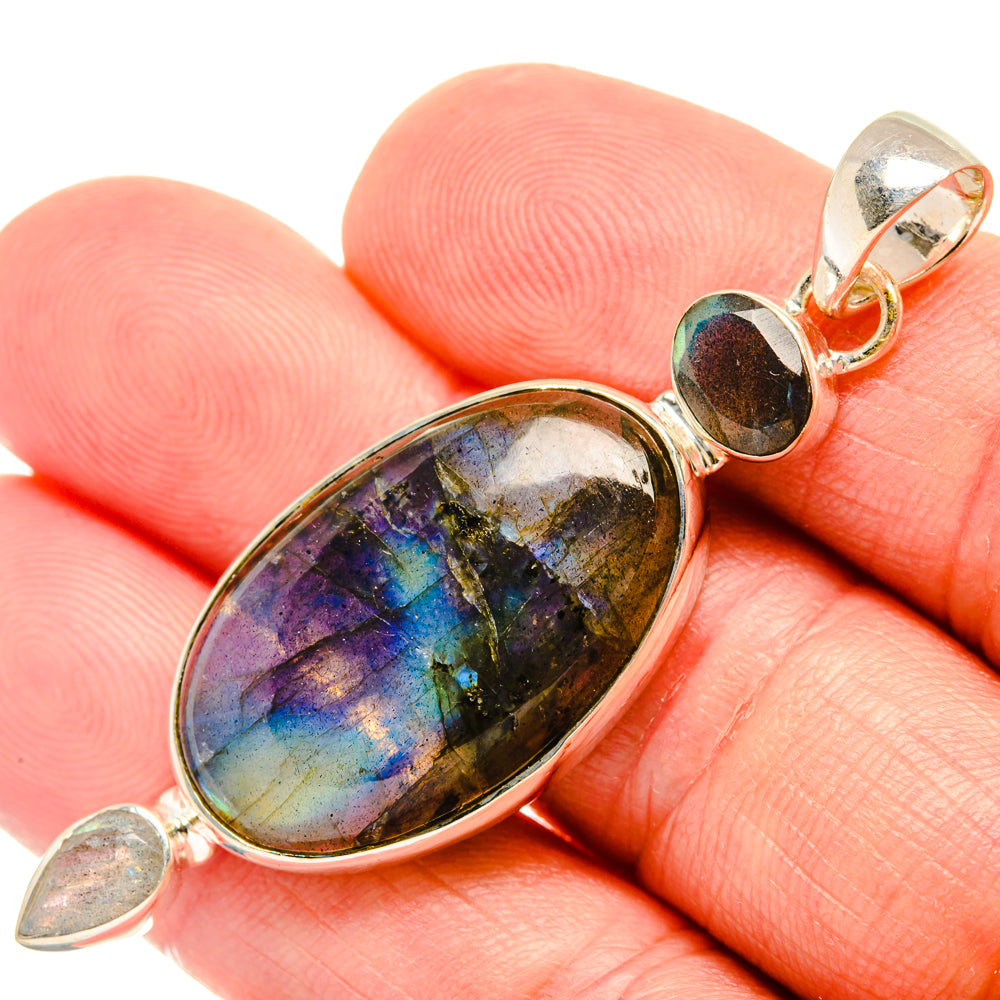Labradorite Pendants handcrafted by Anasilvercos - PD28340