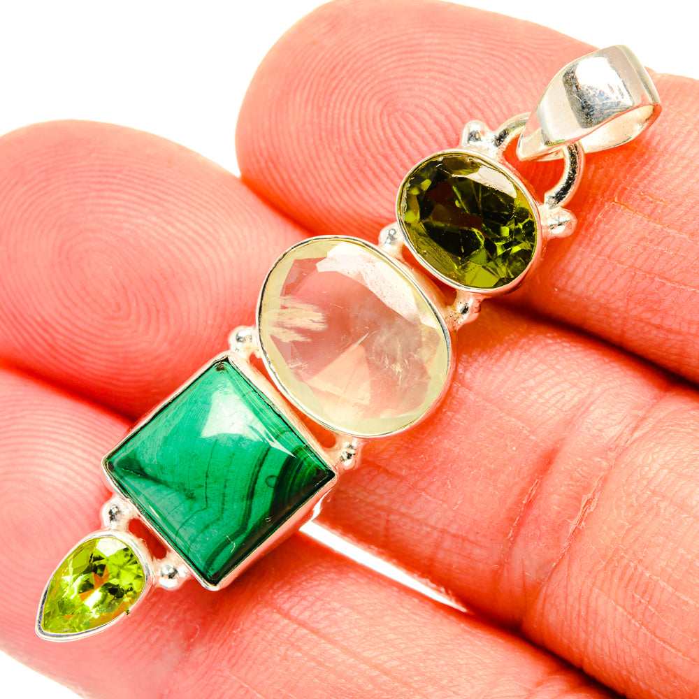 Malachite Pendants handcrafted by Anasilvercos - PD28351