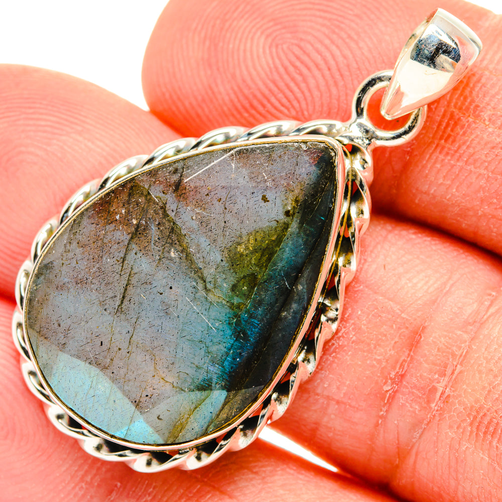 Labradorite Pendants handcrafted by Anasilvercos - PD28471