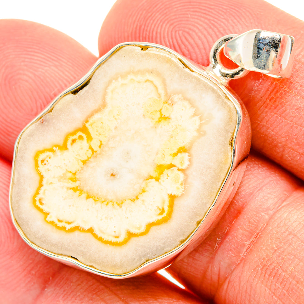 Solar Quartz Pendants handcrafted by Anasilvercos - PD28480