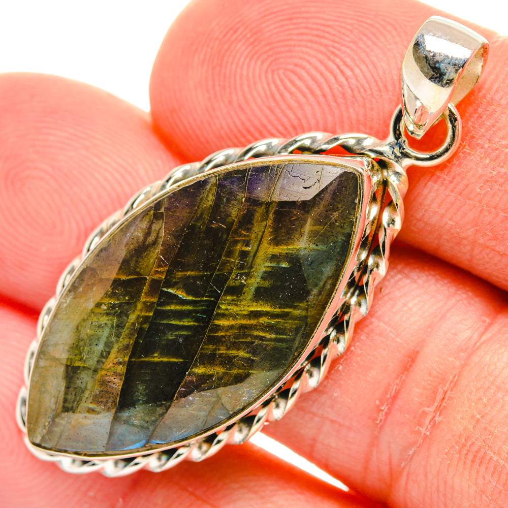 Labradorite Pendants handcrafted by Anasilvercos - PD28572