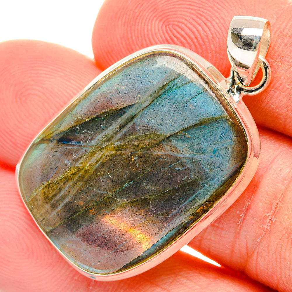 Labradorite Pendants handcrafted by Anasilvercos - PD28574