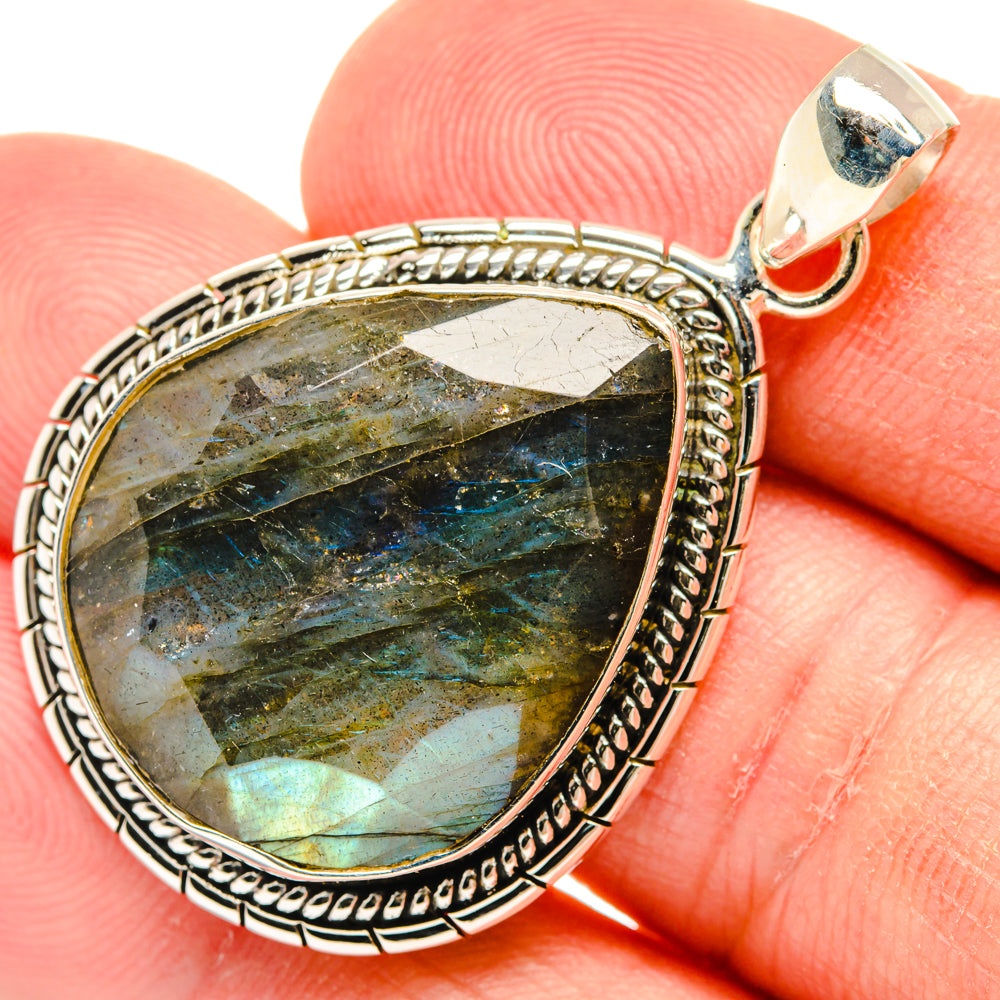 Labradorite Pendants handcrafted by Anasilvercos - PD28575