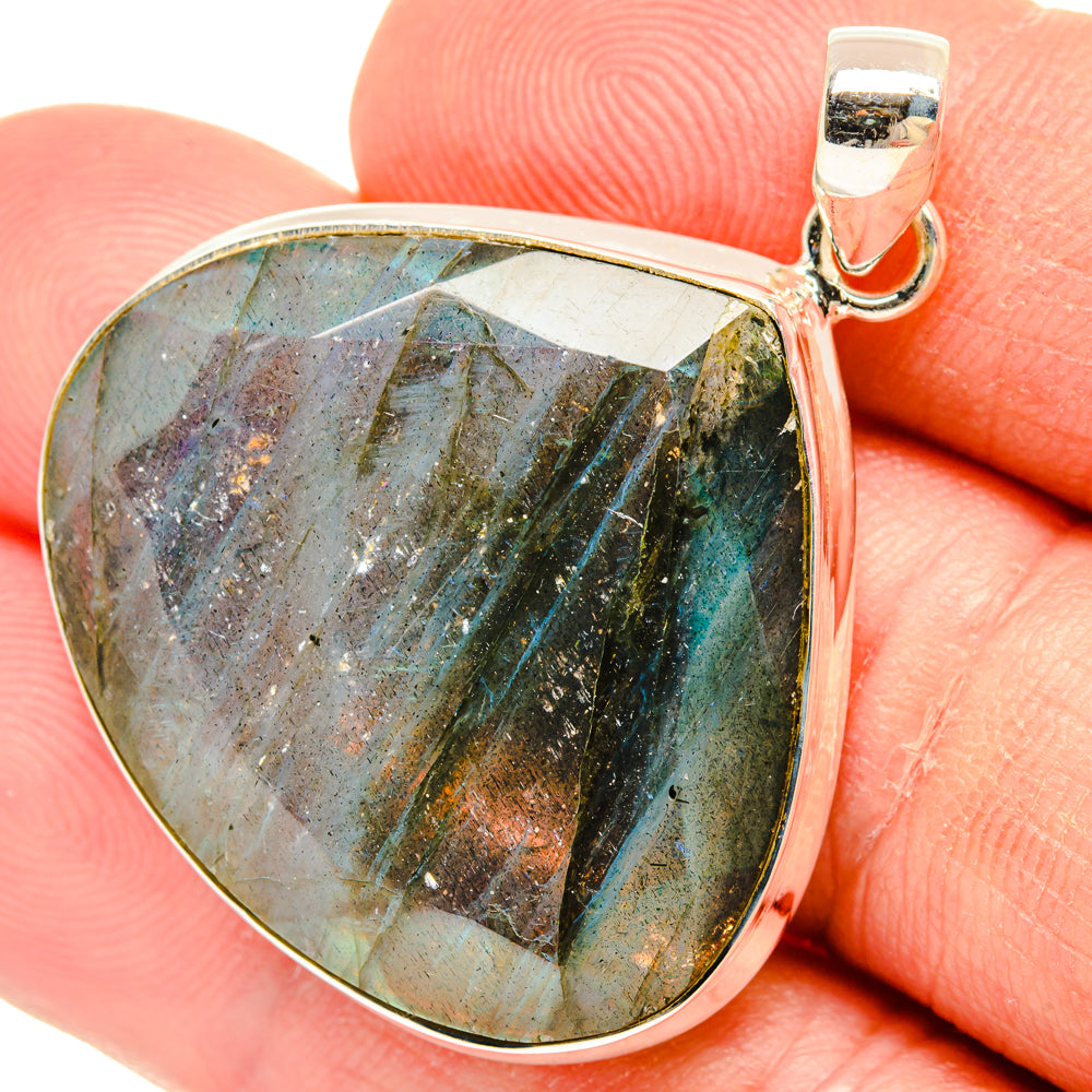 Labradorite Pendants handcrafted by Anasilvercos - PD28579