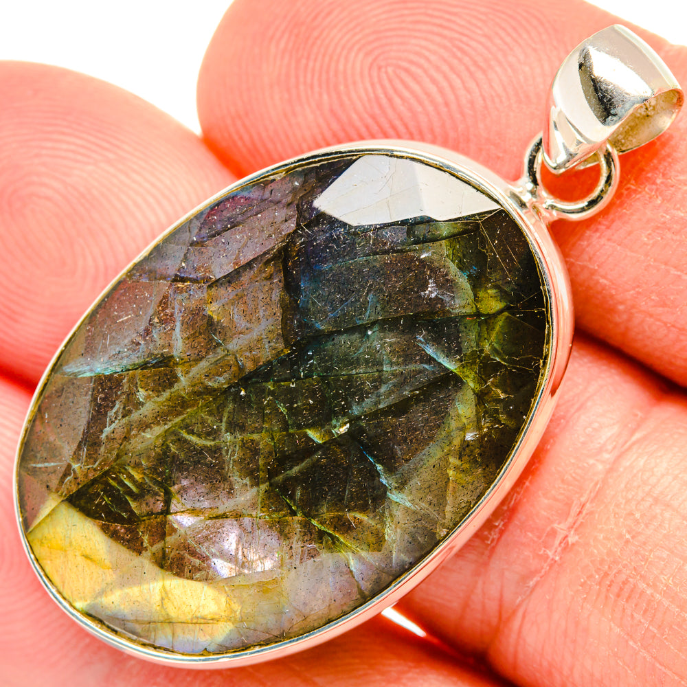 Labradorite Pendants handcrafted by Anasilvercos - PD28583