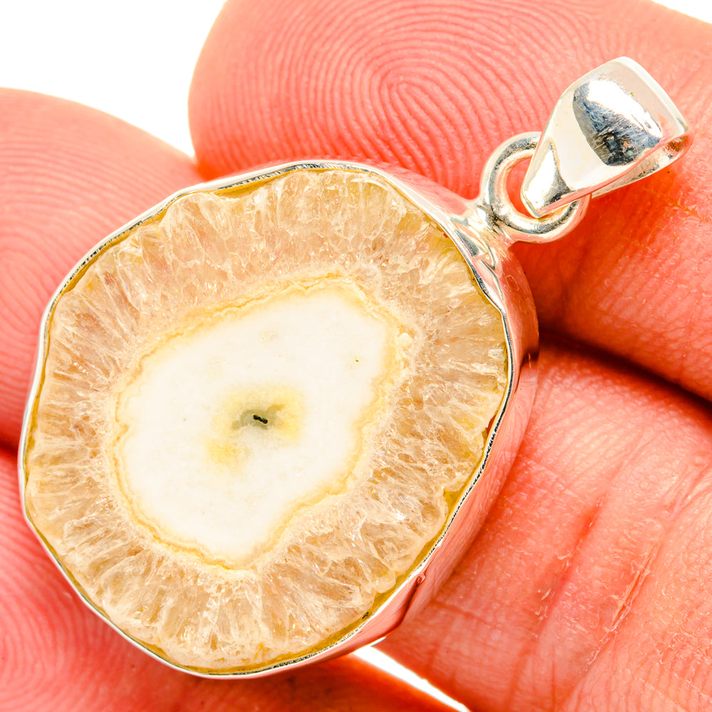 Solar Quartz Pendants handcrafted by Anasilvercos - PD28622