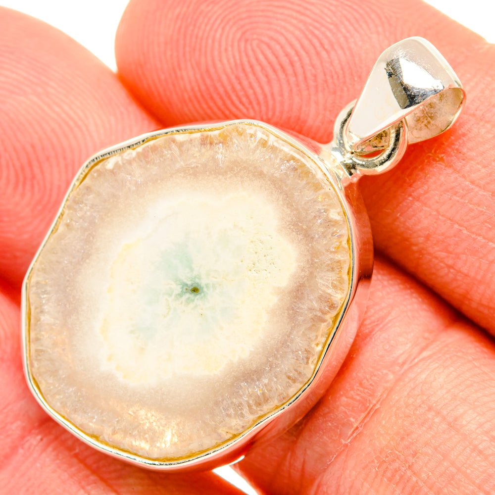 Solar Quartz Pendants handcrafted by Anasilvercos - PD28623