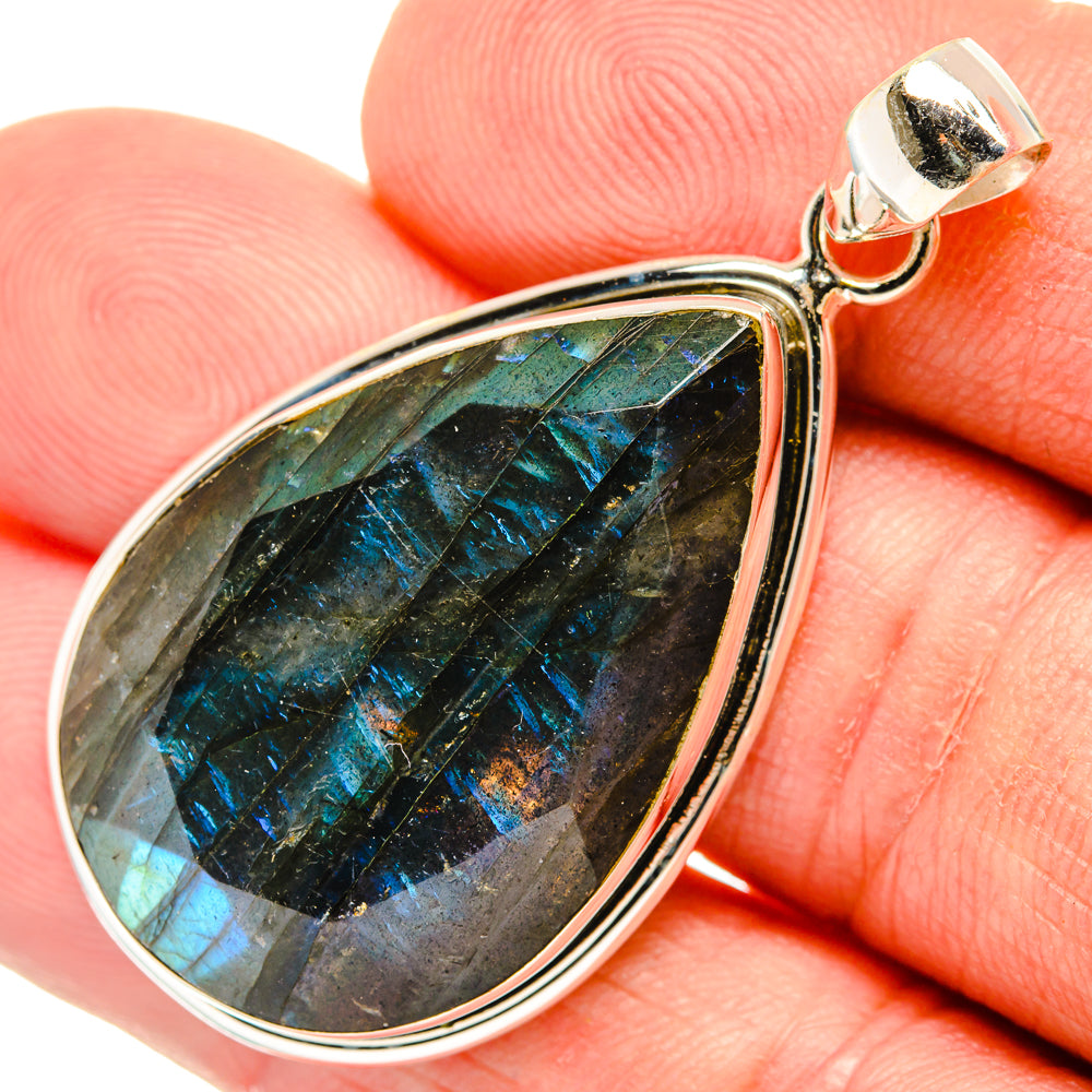 Labradorite Pendants handcrafted by Anasilvercos - PD28684