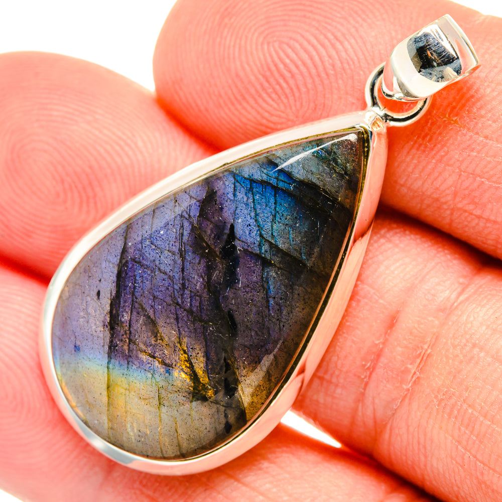 Labradorite Pendants handcrafted by Anasilvercos - PD28689