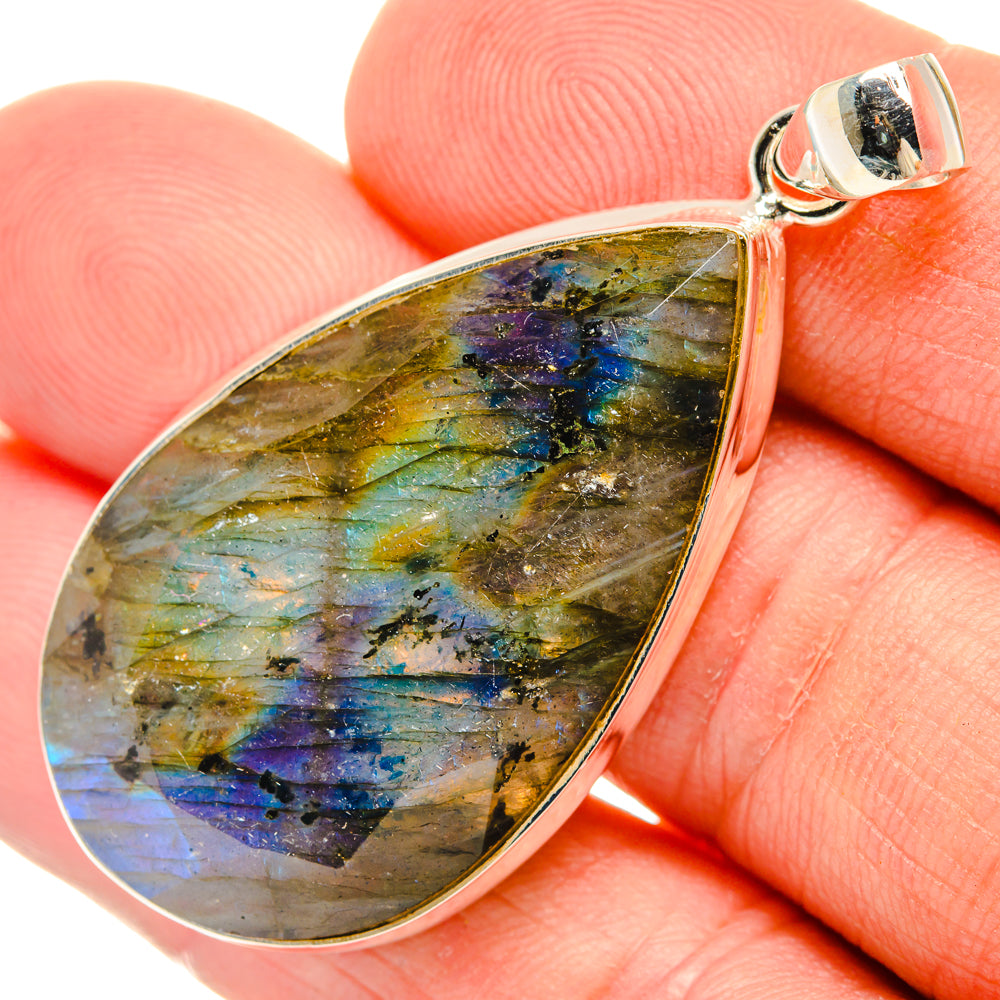 Labradorite Pendants handcrafted by Anasilvercos - PD28695
