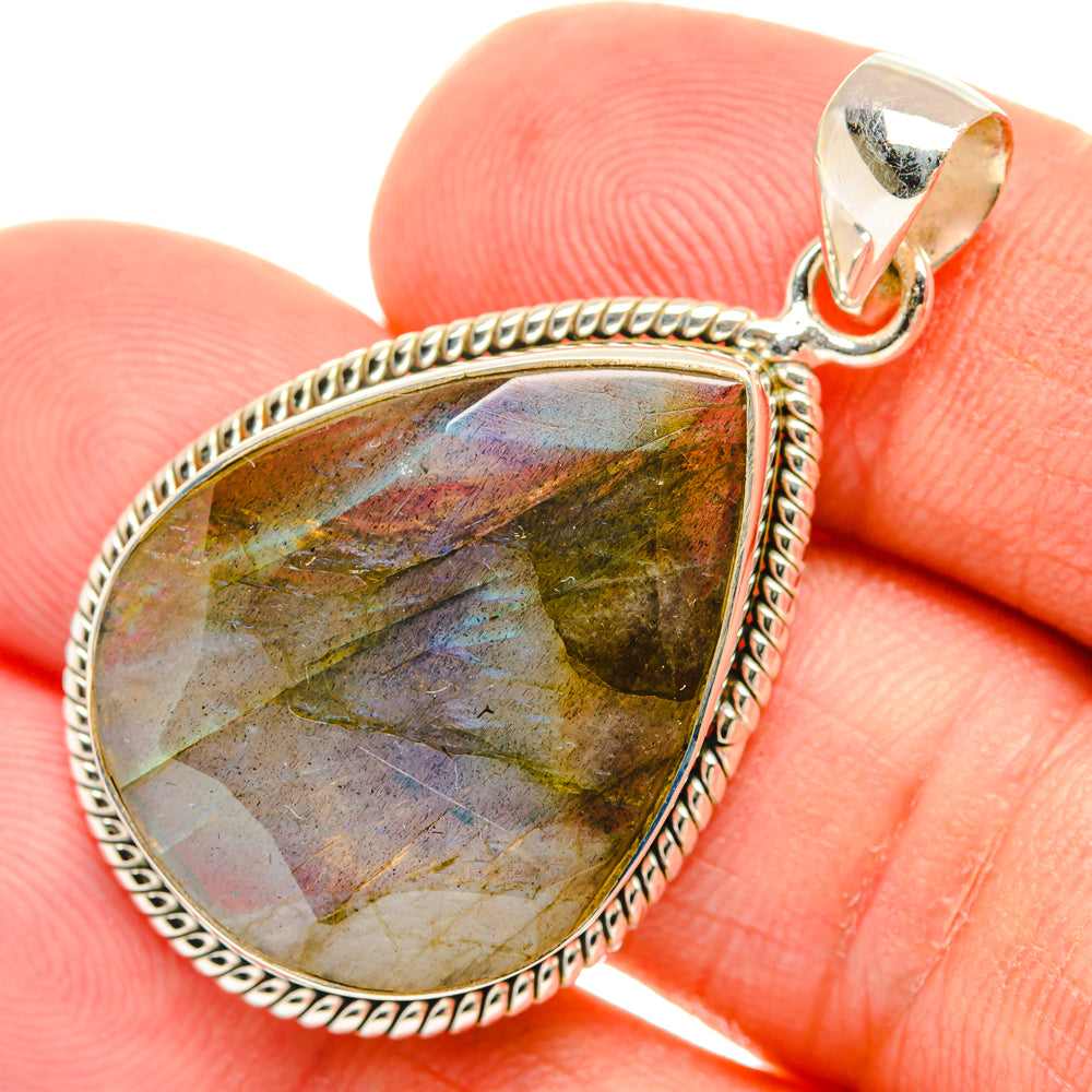 Labradorite Pendants handcrafted by Anasilvercos - PD28701