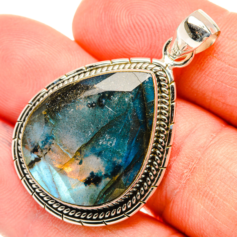 Labradorite Pendants handcrafted by Anasilvercos - PD28810